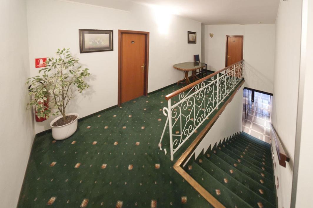 Hotel Zephyr - Plovanija Buje Exteriör bild